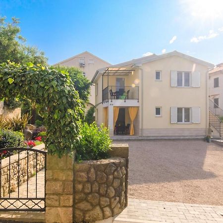 Apartman Ivona Na 1. Katu Малинска Екстериор снимка
